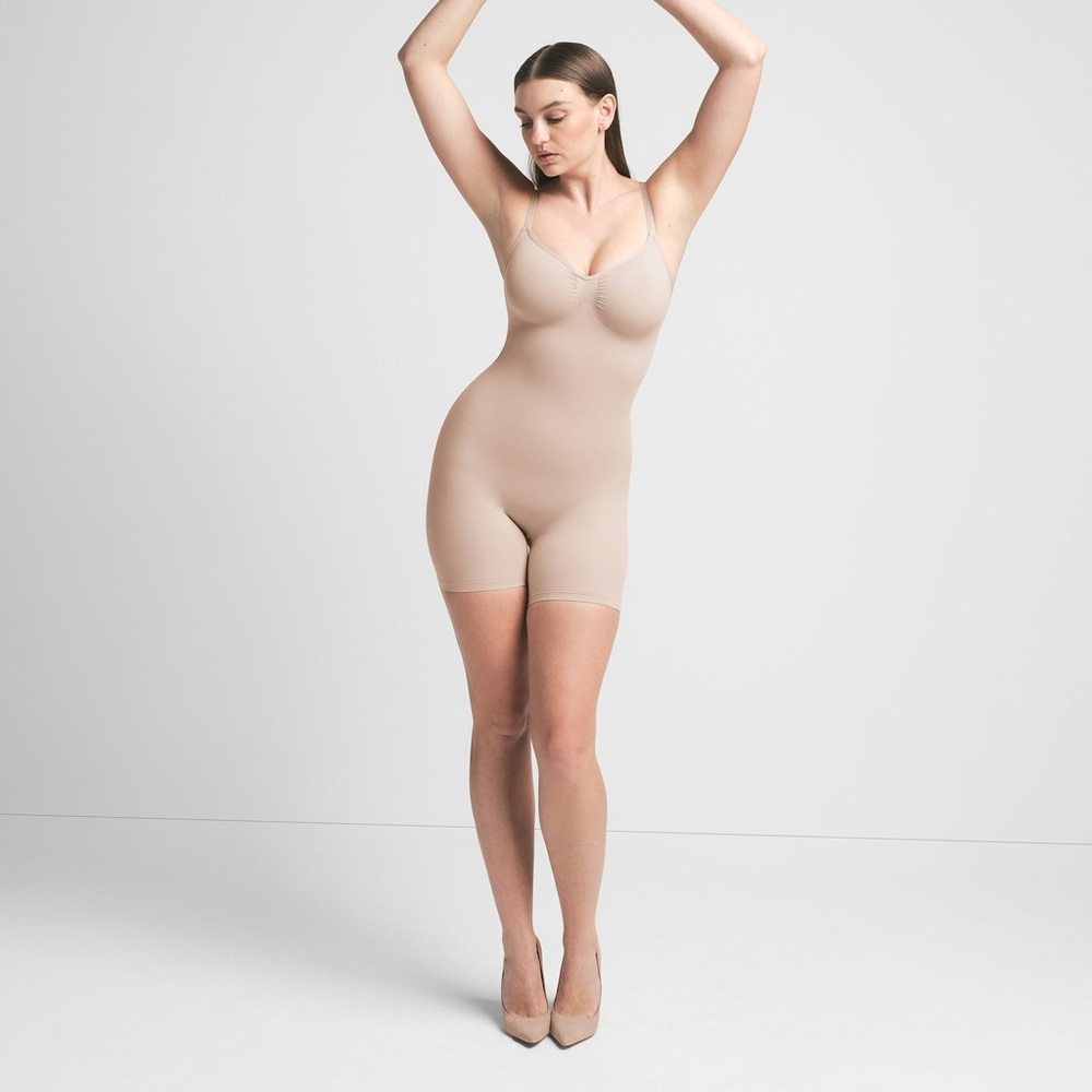 Skims Small Seamless Sculpt Mid Thigh Butt Lift Bodysuit